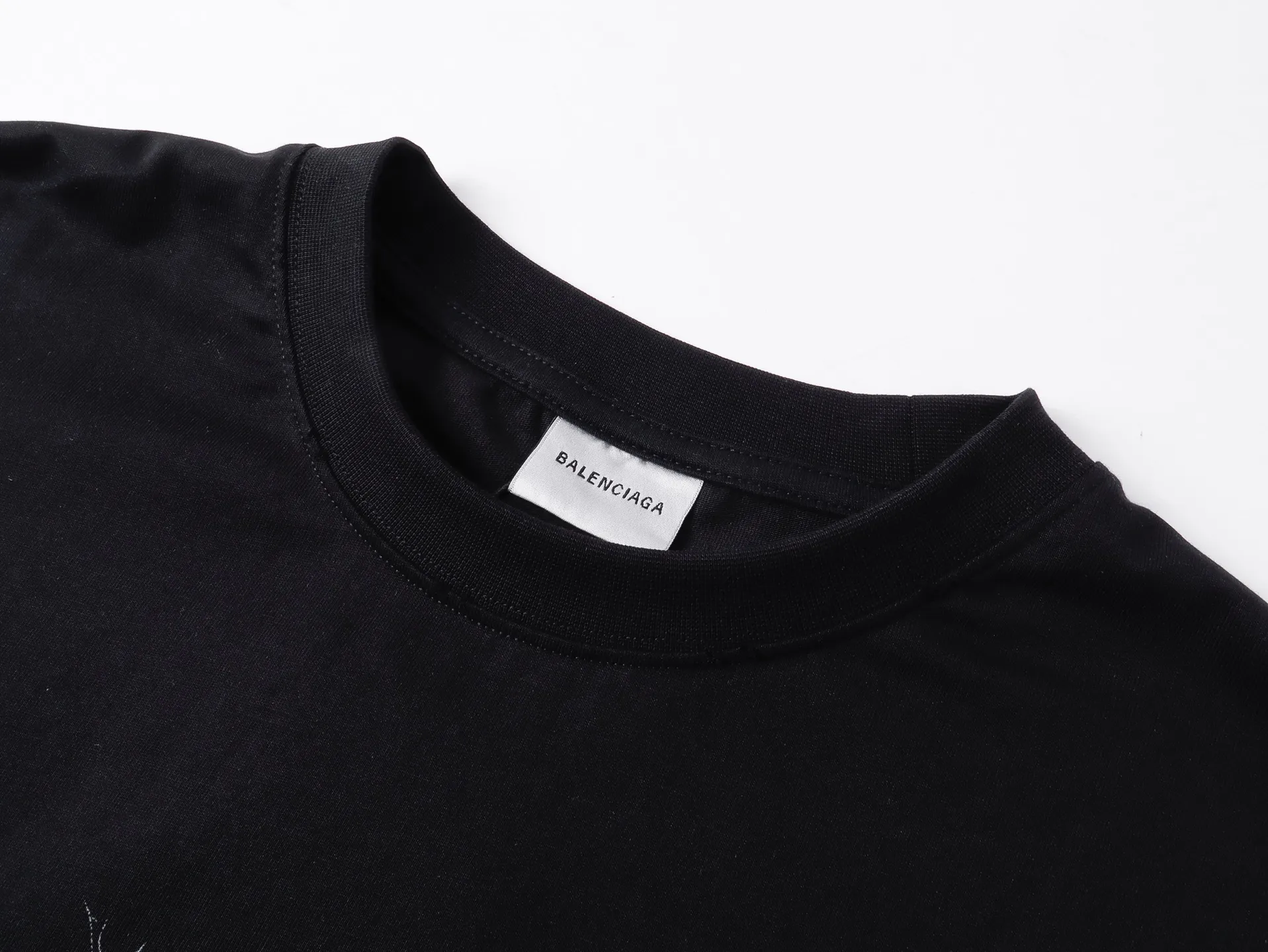 【 . Quality】BALENCI*GA/ .SS 26 New Arrival 。 Balenclag* T 。 . Authentic ， 。 ZP 。 260 ， . ， ， 。 。 ， 。 OS . Same Style ：BL 263778 ：Black，White Size：XS S M L